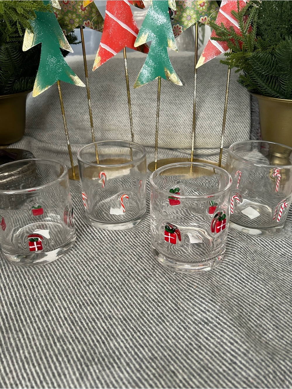 Crate & Barrel Holiday Icon Glasses -Set of 4 *NEW